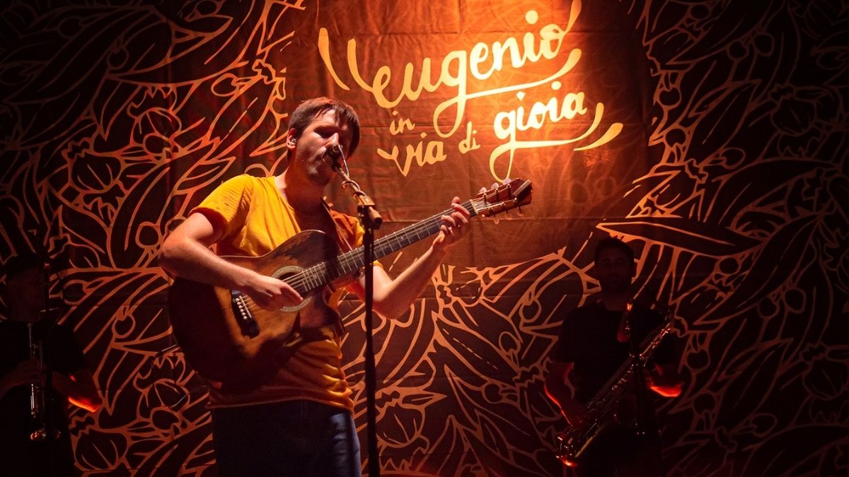 Eugenio In Via Di Gioia live