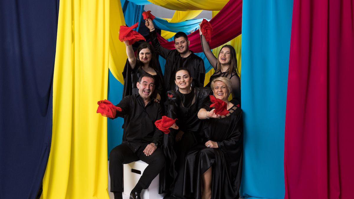 Albina & Familja Kelmendi