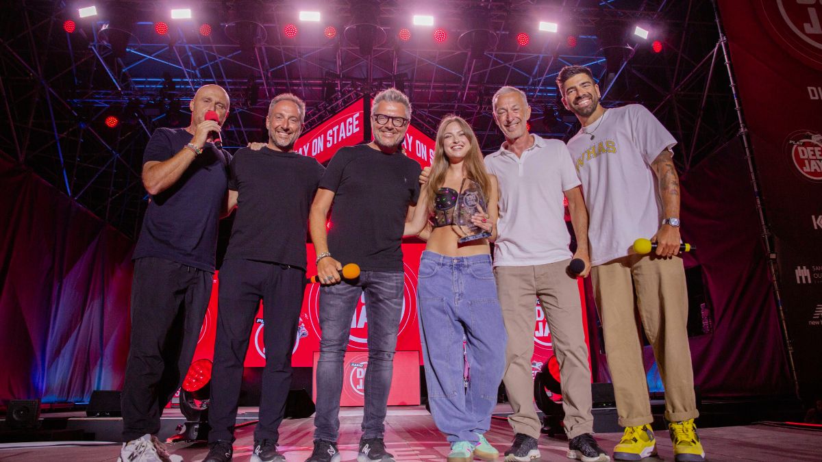 Sofia Rollo Deejay On Stage