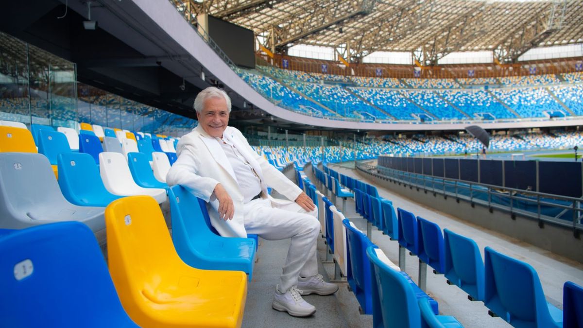 Nino D'Angelo Stadio Napoli