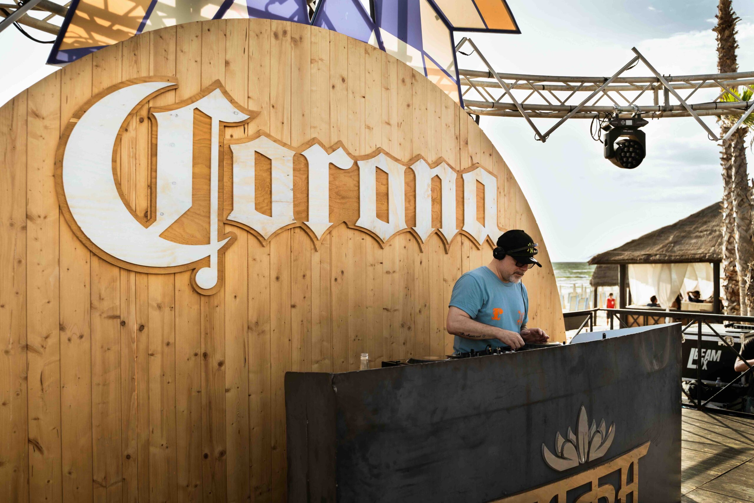 Corona Sunsets Sessions (1)