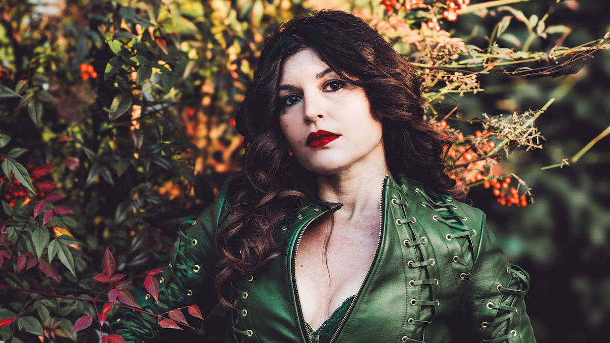 Intervista a Giusy Ferreri: “Con il romanzo ho aggiunto nuove sfumature alla mia creatività, anche più noir”